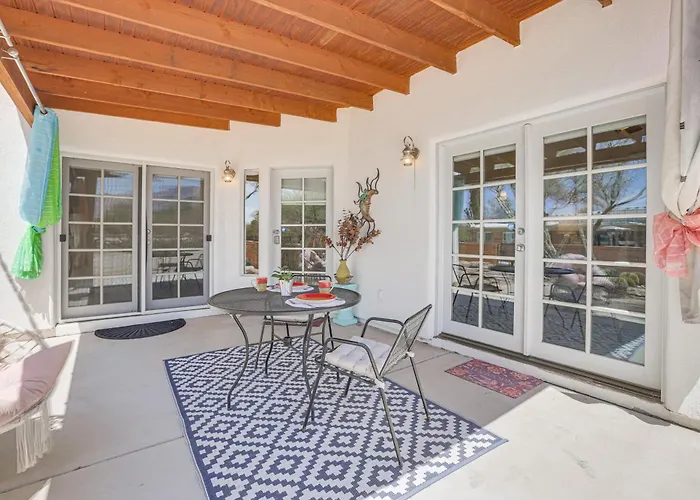 Main House + Casita: Peaceful Retreat!